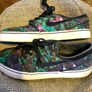 Nike SB tie dye women’s shoes size 7